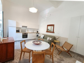 ALTIDO Superb Flat with patio and parking near the Beach